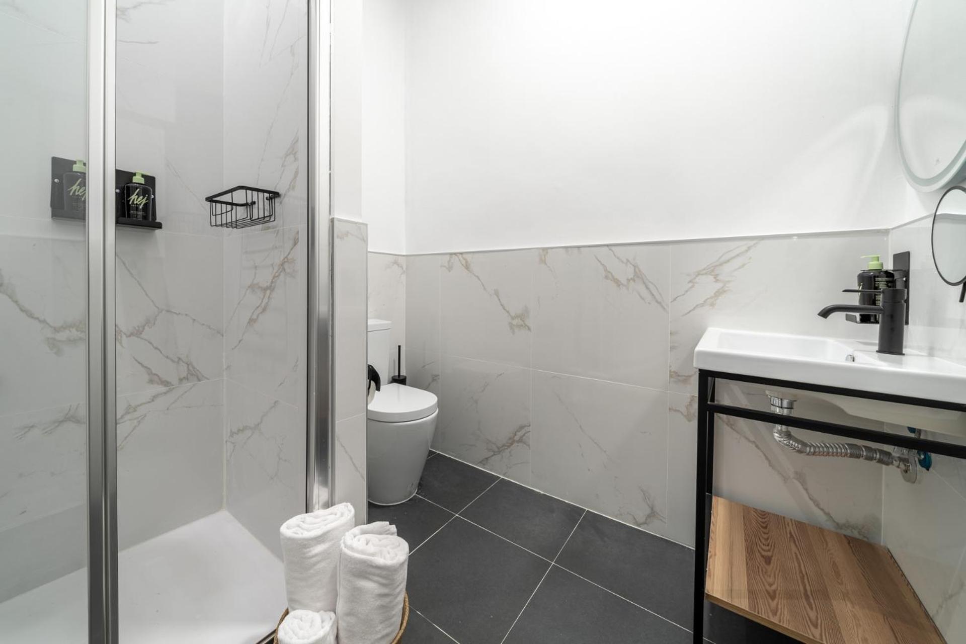 Limehome Porto Rua De Dom Manuel II Room photo